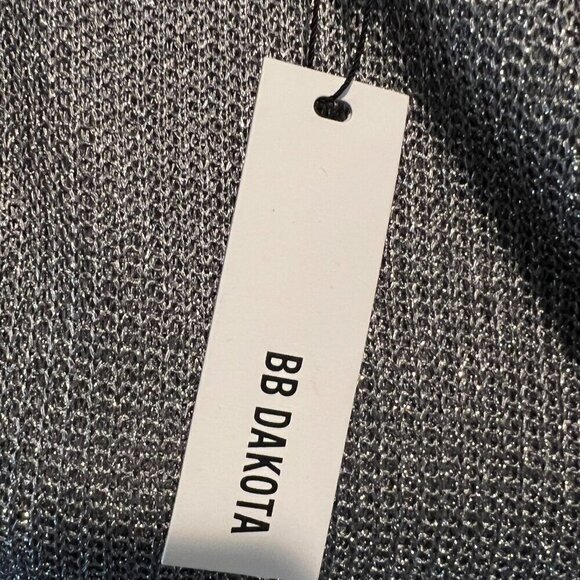 NWT BB Dakota Metallic Silver Knit Mock Neck Sleeveless Top, Size Small - Picture 13 of 15